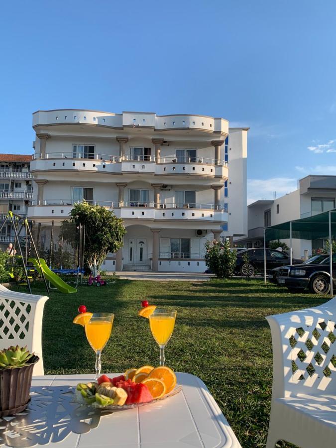 Apartmens Xhenis Lux Улцин Екстериор снимка