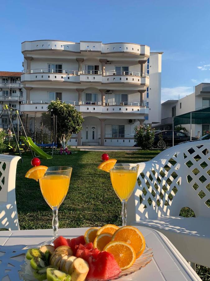 Apartmens Xhenis Lux Улцин Екстериор снимка