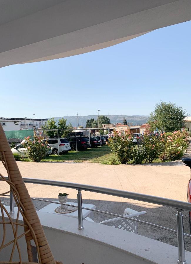 Apartmens Xhenis Lux Улцин Екстериор снимка