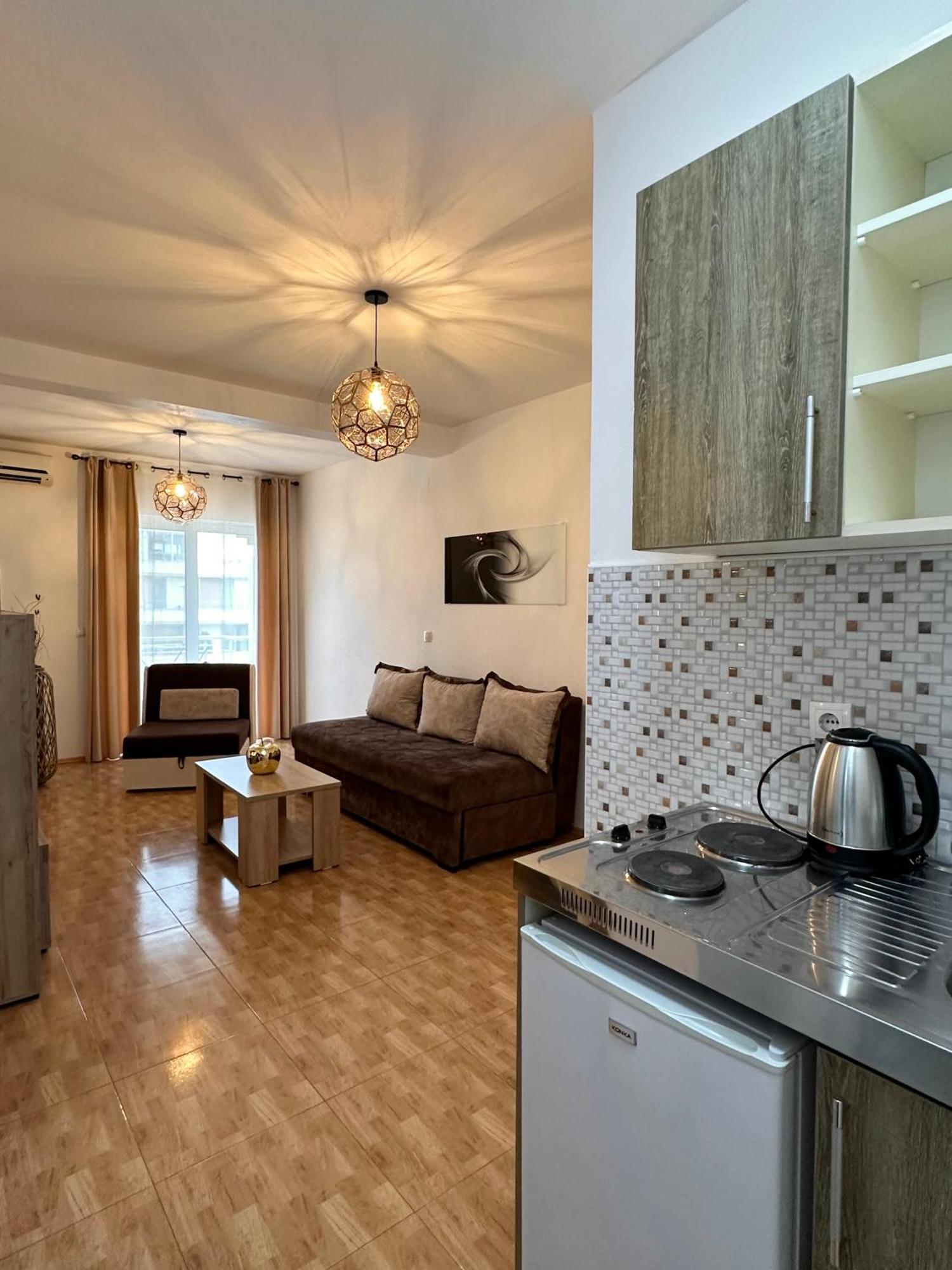 Apartmens Xhenis Lux Улцин Екстериор снимка