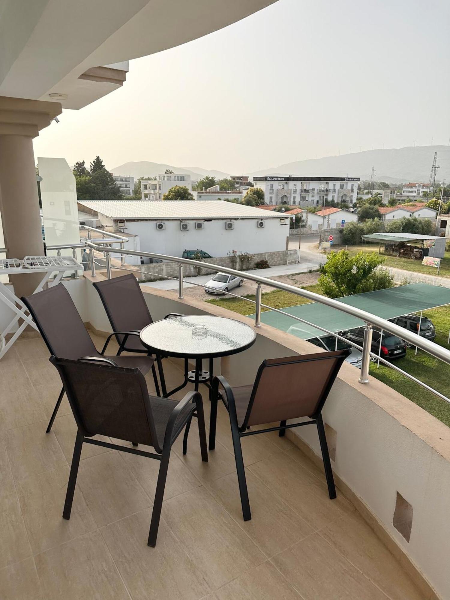 Apartmens Xhenis Lux Улцин Екстериор снимка