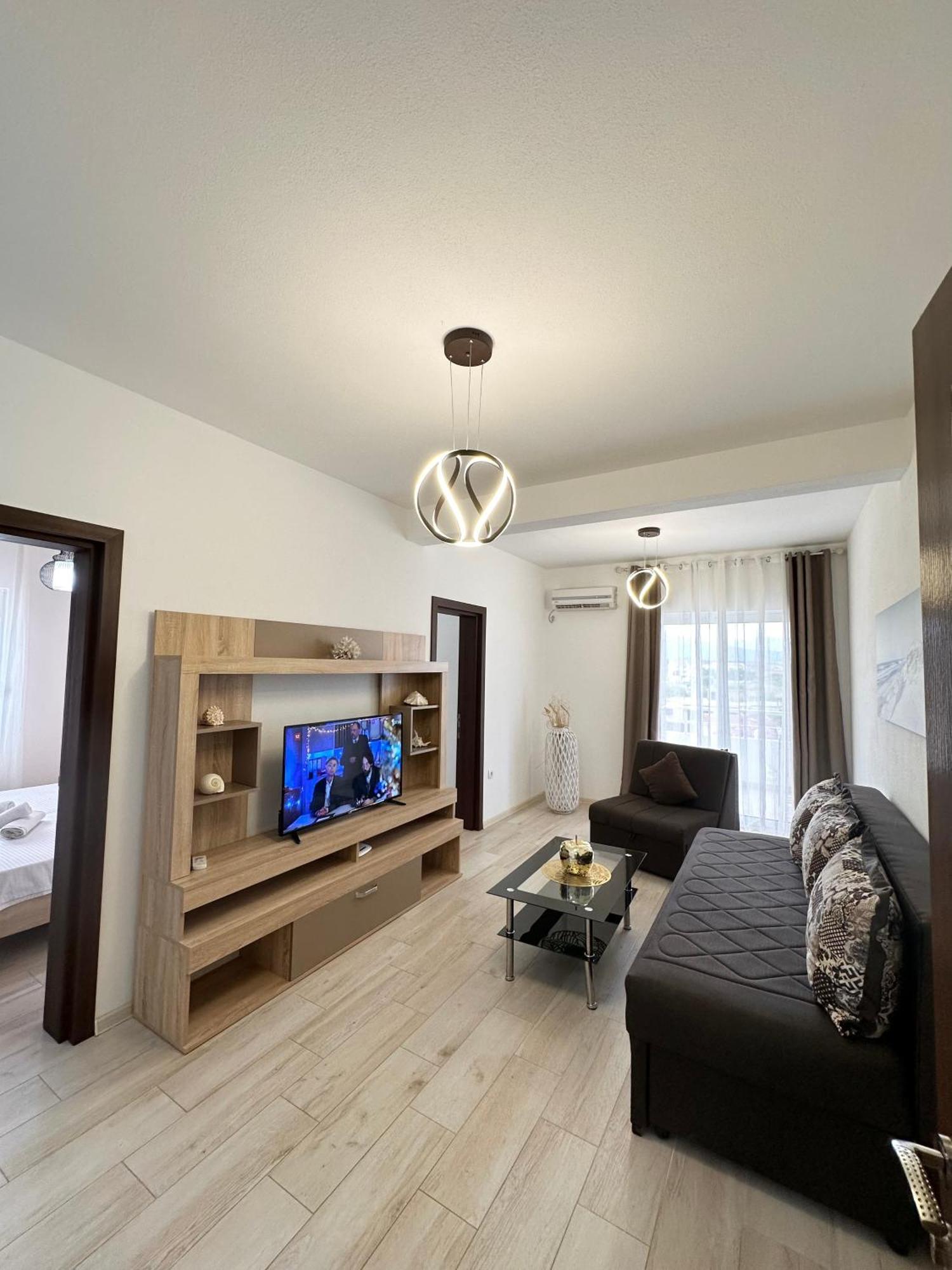 Apartmens Xhenis Lux Улцин Екстериор снимка