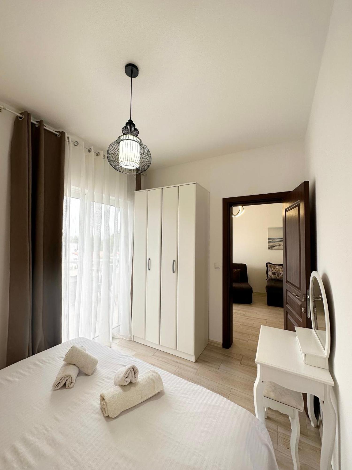 Apartmens Xhenis Lux Улцин Екстериор снимка